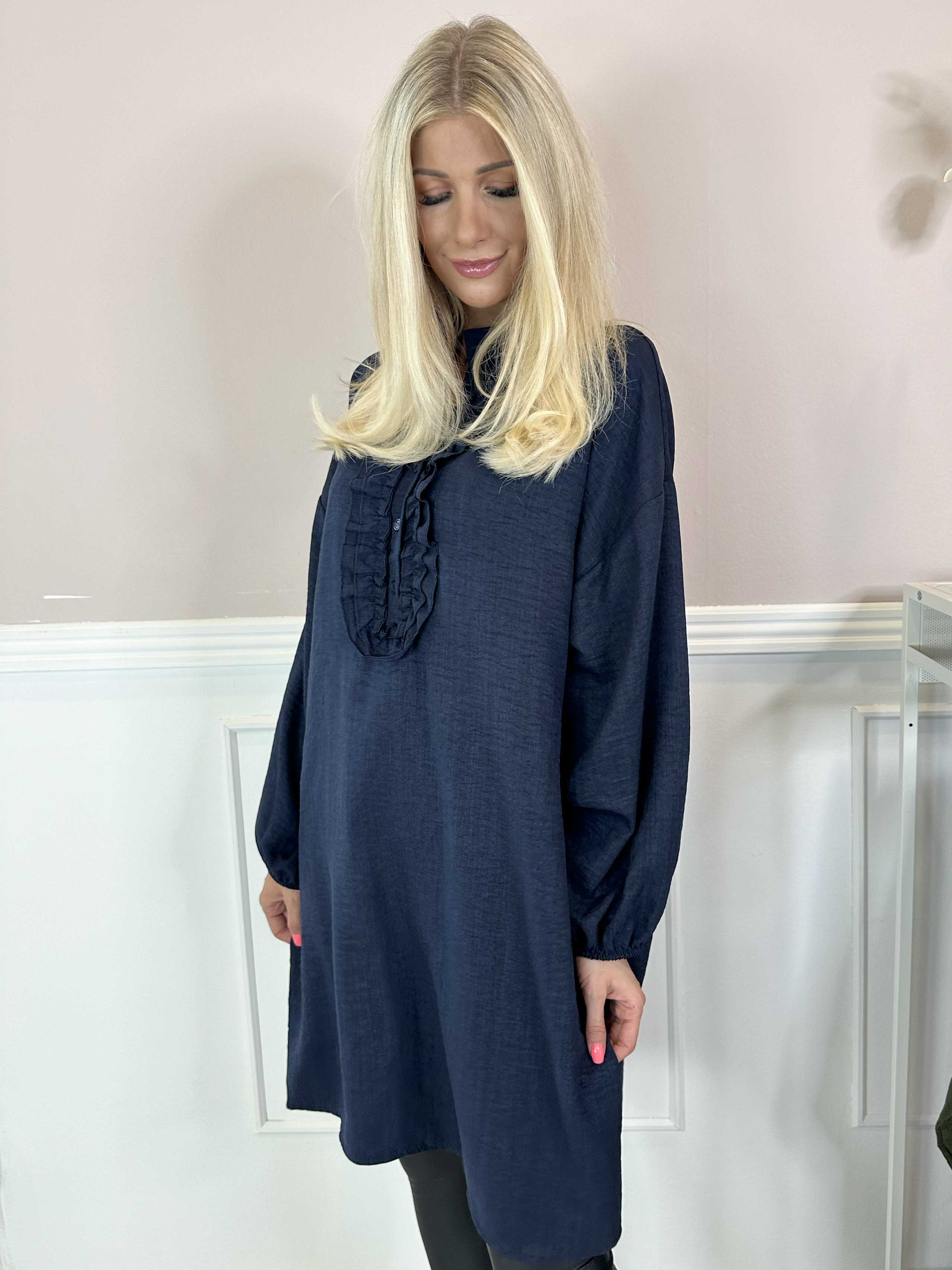 Cassia Plain - Tunikakjole med flæser ved brystet